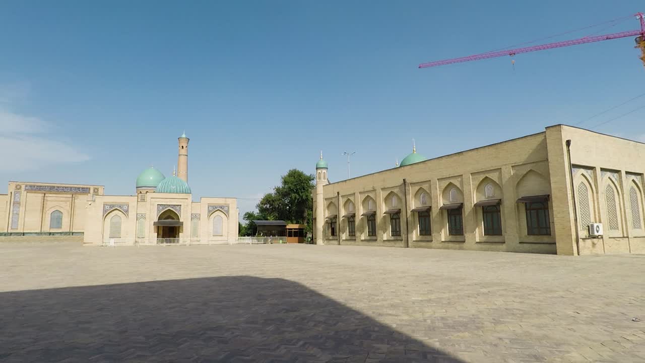 patio de la mezquita árabe teleshayakh en tashkent, capital de uzbekistán