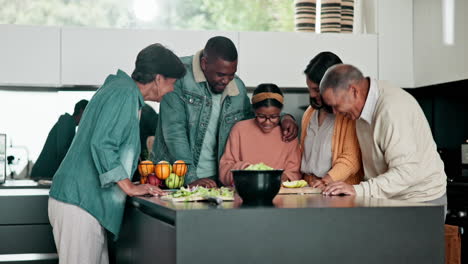 familia feliz, lección de cocina o niño en la cocina