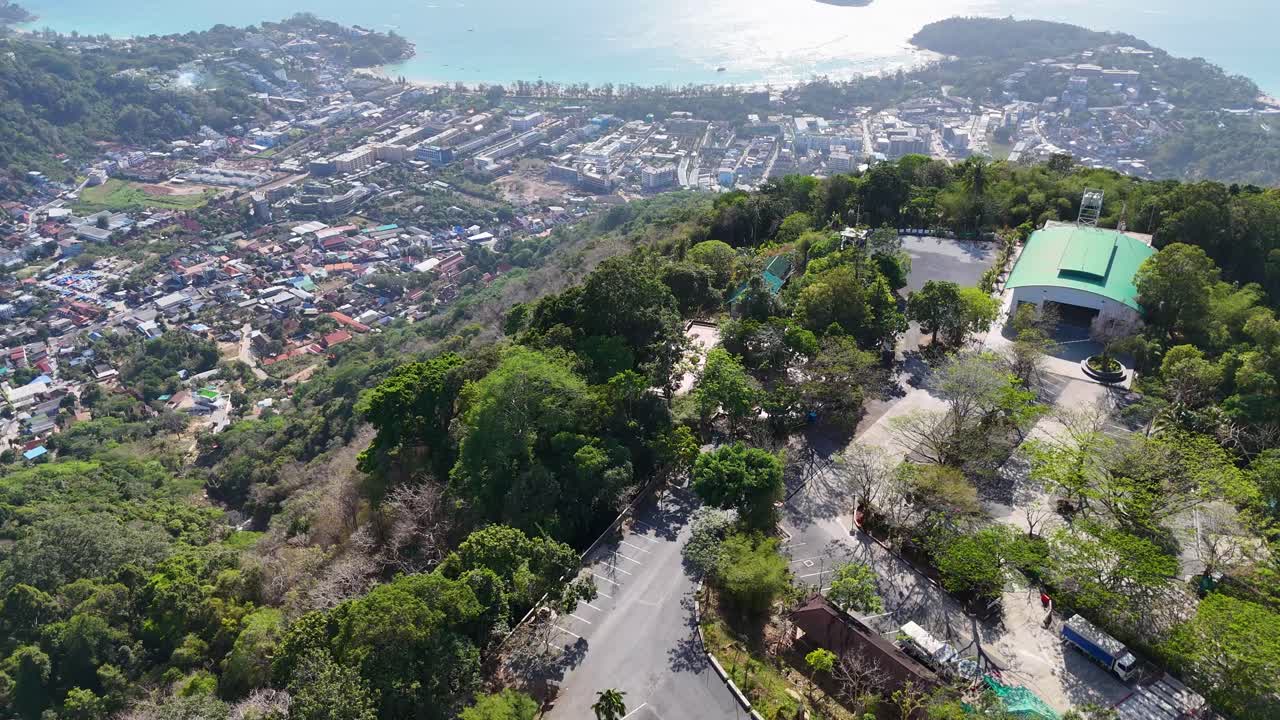 빅 부다와 푸켓의 풍경을 내려다보는 드론 영상