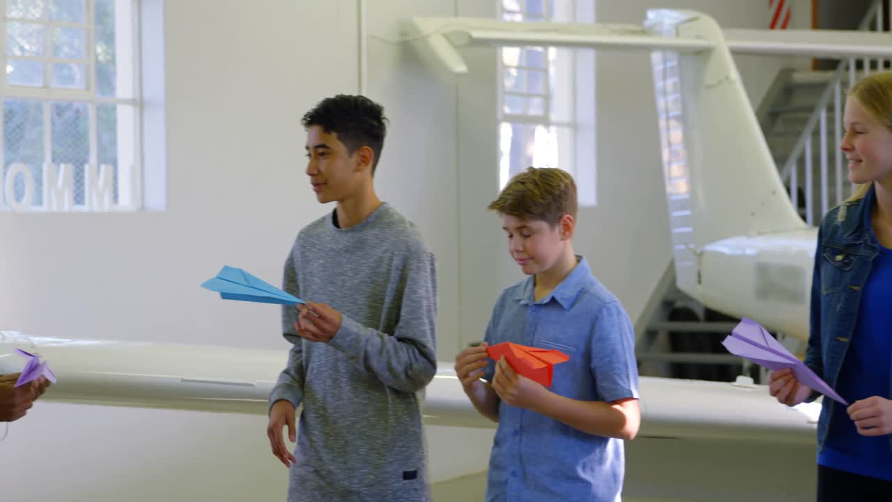 남자 조종사 훈련 아이들 4k