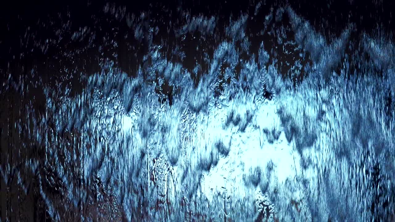 4k에서 창에 강우의 루프 가능한 비디오