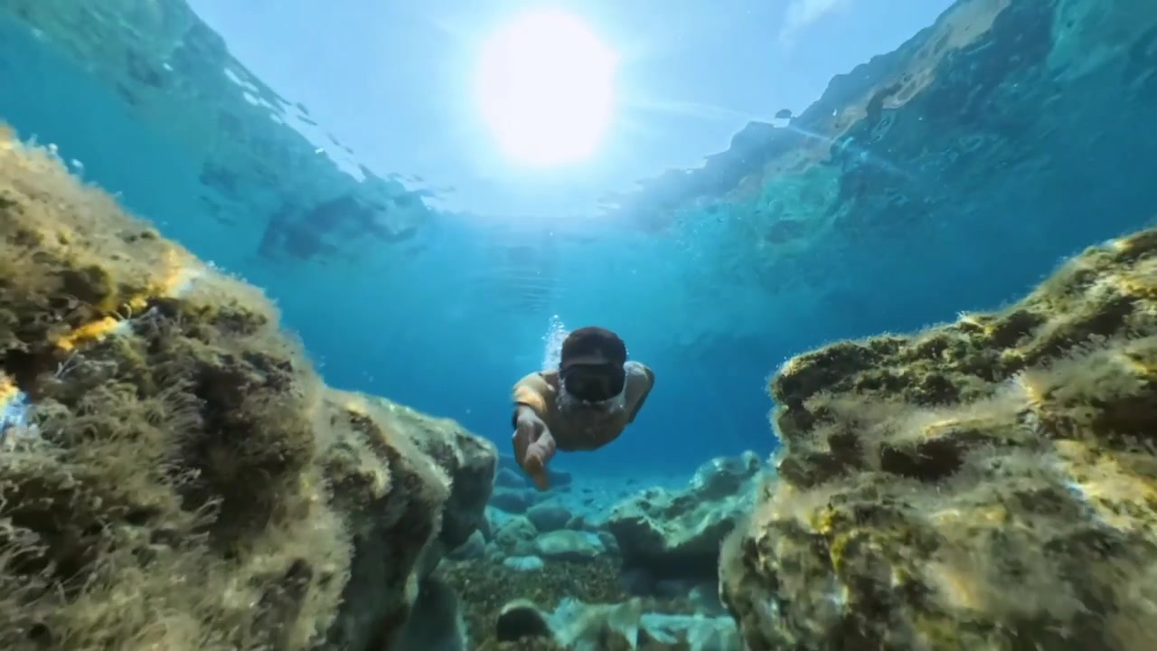 Snorkeling nelle acque cristalline di Cala Boquer, Maiorca.