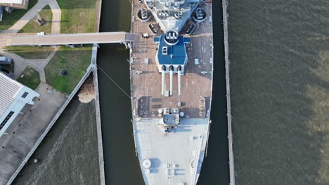 Vista-Superior-Aérea-Del-Uss-Alabama