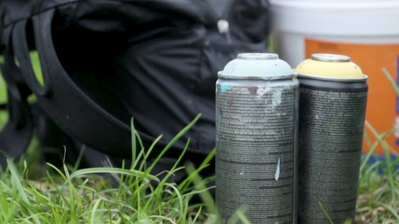 그래피티 용품과 배