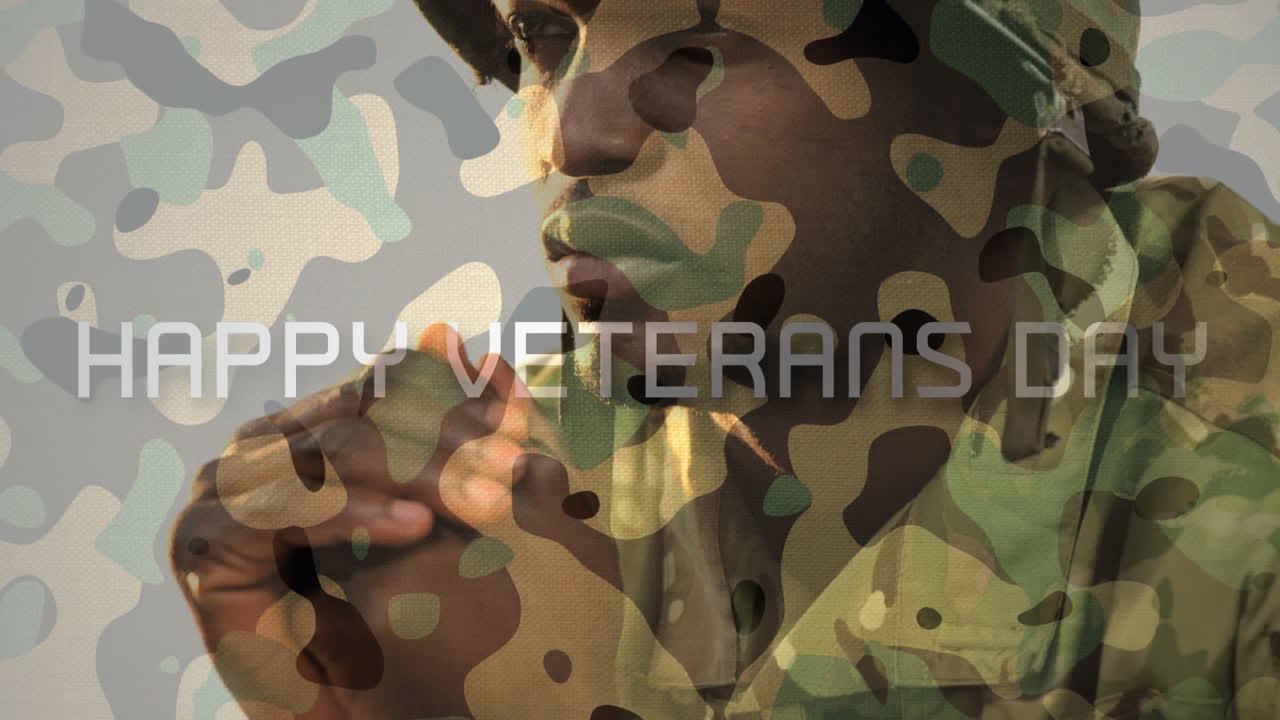 animación del feliz texto del día de los veteranos sobre un soldado pensativo en uniforme
