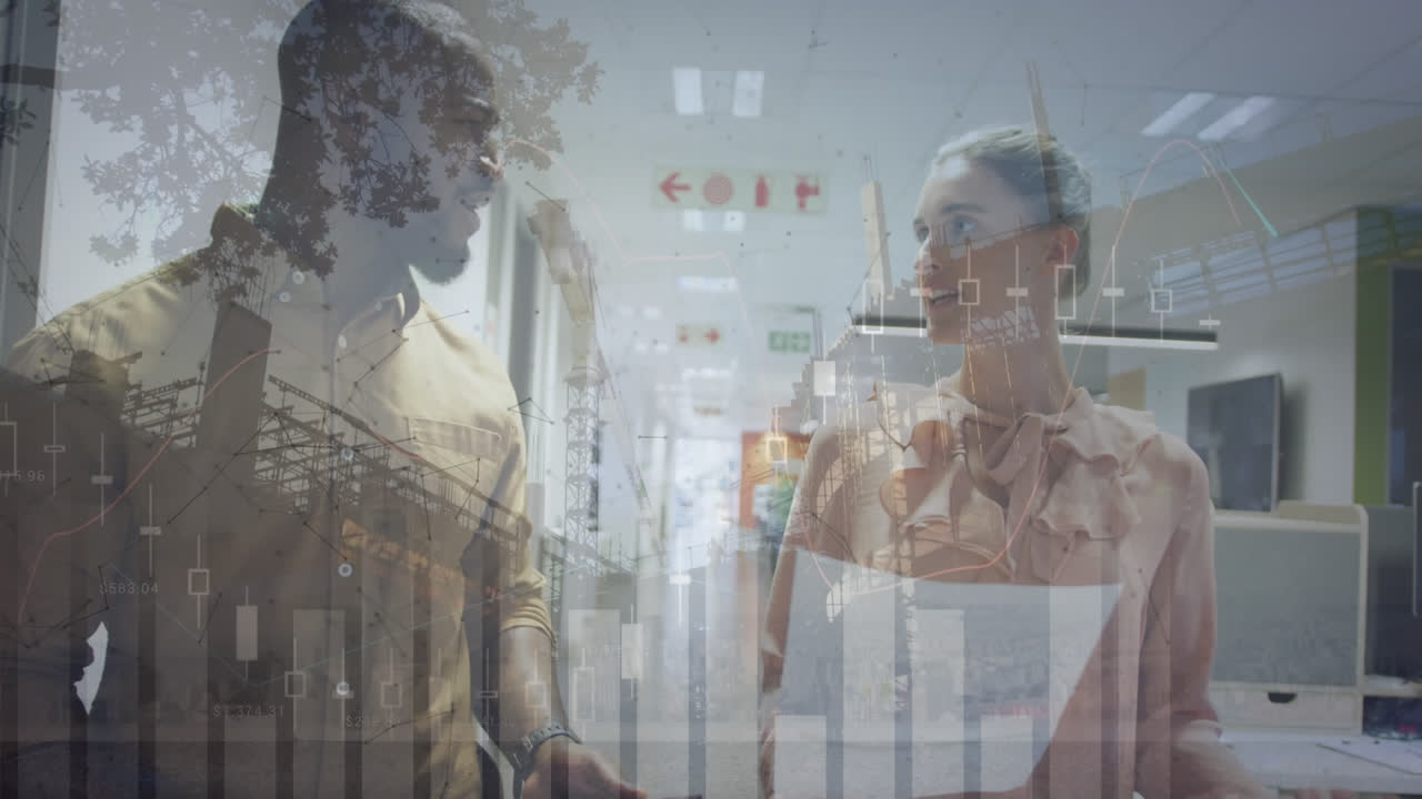 animación del procesamiento de datos financieros sobre diversas personas de negocios en la oficina