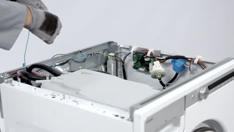 Connecting cables to electronic circuit