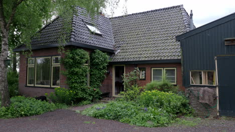 a farmhouse in the north of netherlands in midwolde