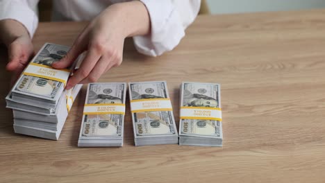 montones de dinero