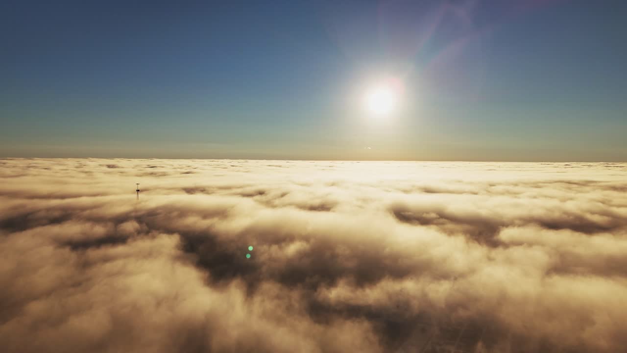 Luftfoto af solen og skyer over South Carolina.