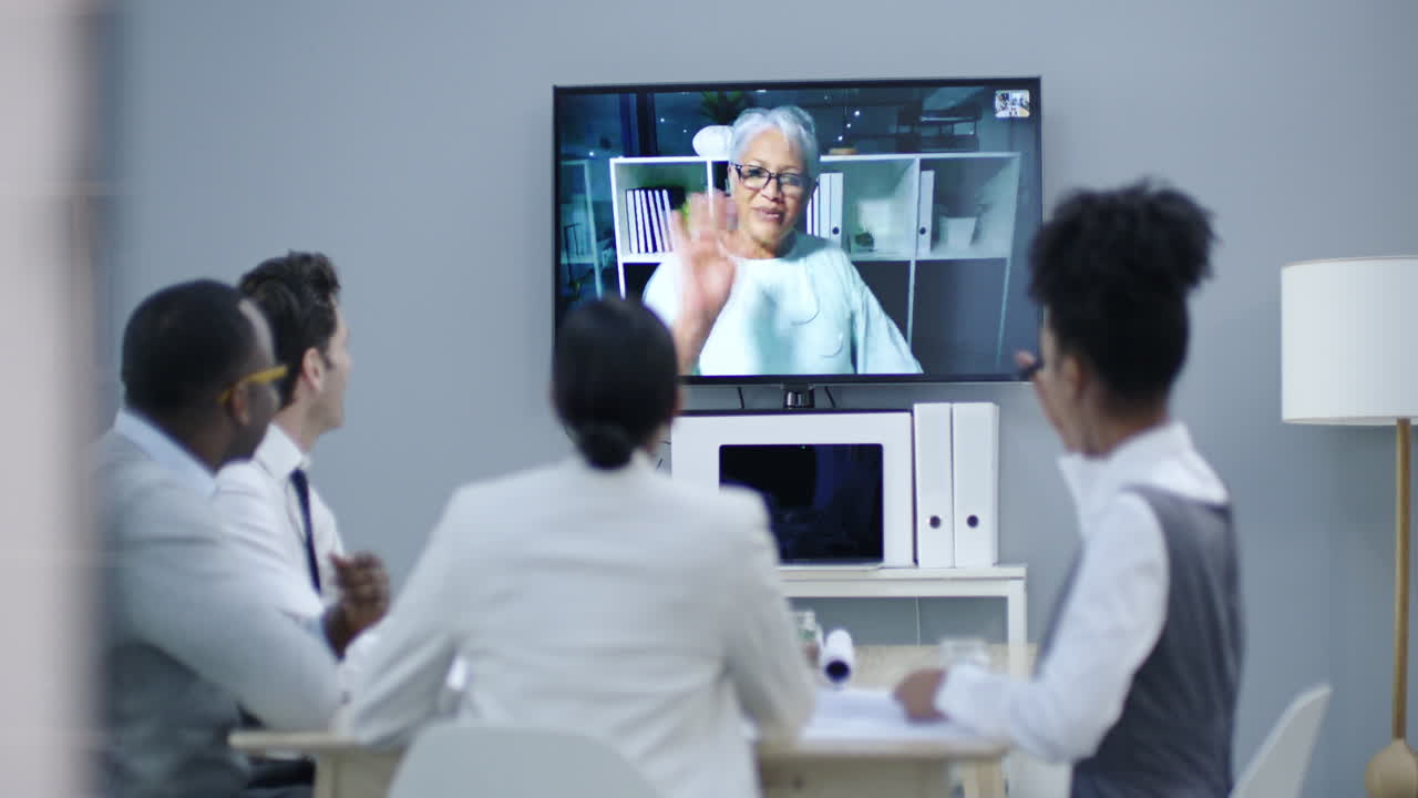 4k 영상으로 한 그룹의 사업가들이