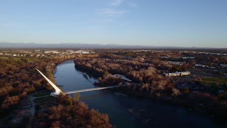 Sacramento-River-in-Redding,-California