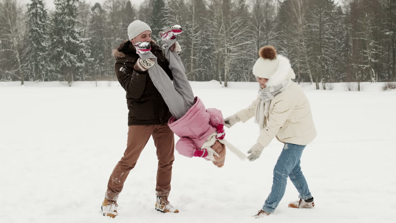 diversión familiar en la nieve