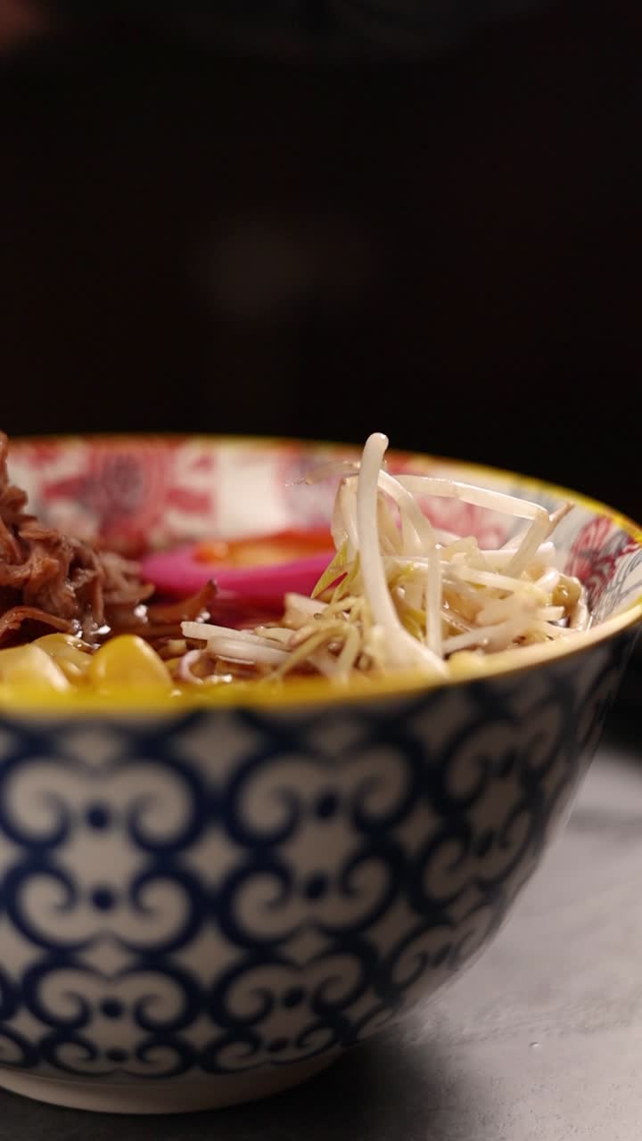 라멘 을 먹고 있는 클로즈업