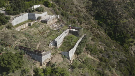 Retirada-De-La-Construcción-De-Una-Mansión-Abandonada-En-Beverly-Hills.