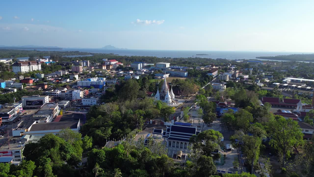평화로운 전통 태국 사원 단지, 열대 풍경