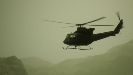 Helicóptero-Militar-De-Los-Estados-Unidos-En-Cámara-Lenta-En-Vietnam