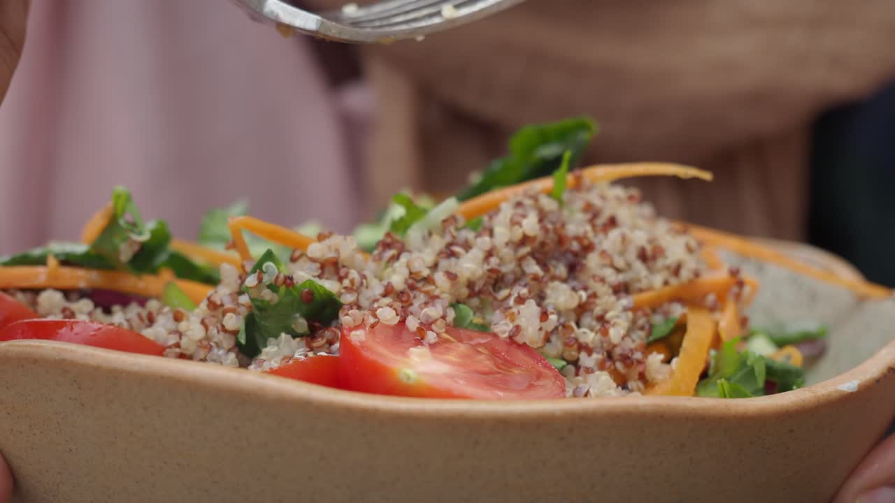 Quinoa Salad with Carrots and Tomatoes