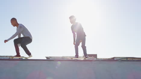 los patinadores van a patinar