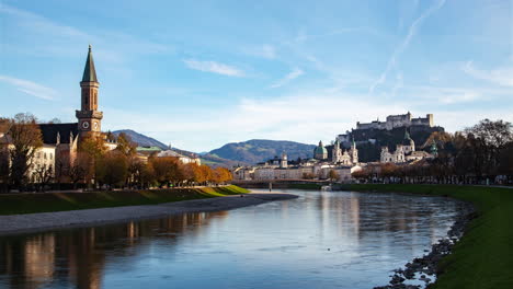 Paisaje-Fluvial-De-Salzburgo-Con-Fortaleza