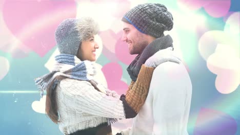 Pareja-Feliz-En-Ropa-De-Invierno-Sonriendo-El-Uno-Al-Otro