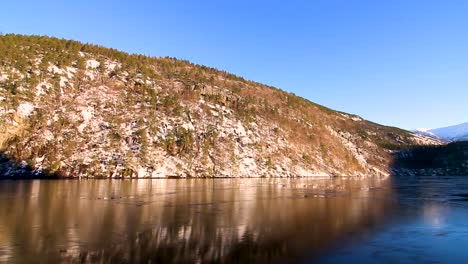 paseos en bote por los fiordos que rodean bergen, noruega