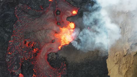 Aktiver-Vulkan,-Der-Lava-Und-Magma-In-Island-Ausbricht