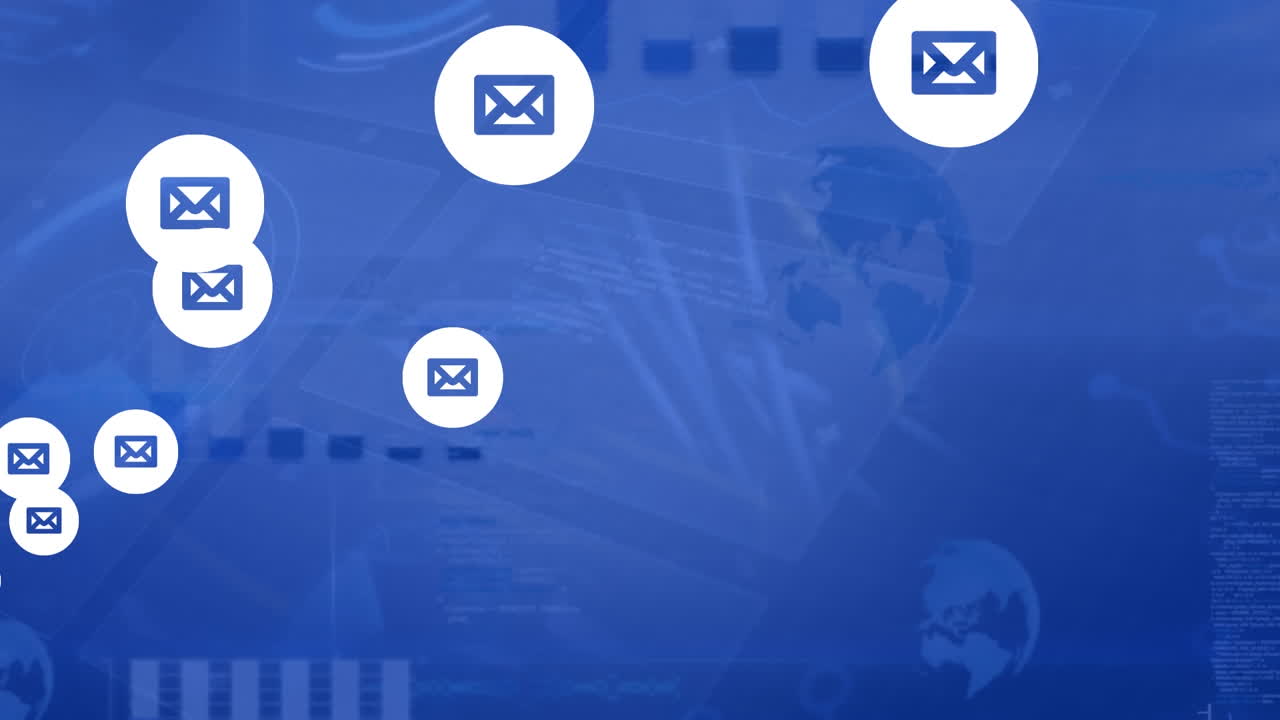 animación de iconos de mensajes flotando sobre la interfaz con procesamiento de datos contra fondo azul