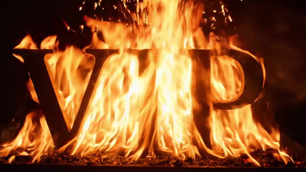 Leuchtende Flammen: Die feurige Darstellung von VIP-Buchstaben, die sich in glühende Symbole für Exklusivität und Macht in einer dramatischen visuellen Metapher verwandeln.