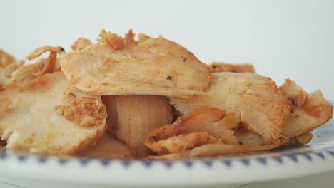 close up of sliced grilled chicken