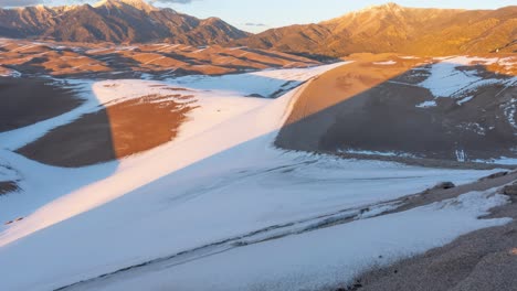 lapso de tiempo de la puesta de sol en el parque nacional de las grandes dunas de arena