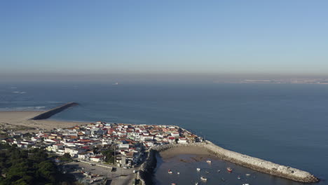 hermoso pequeño pueblo de pescadores