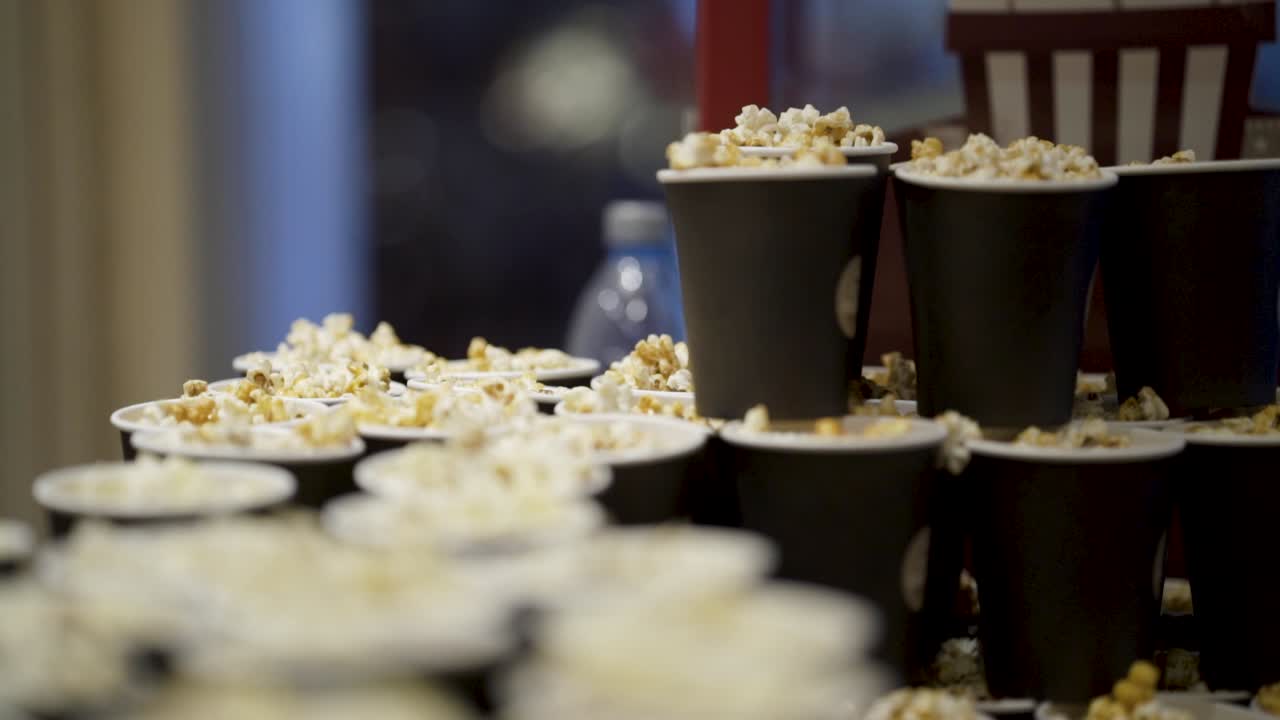 Popcorn dans des cornets en papier