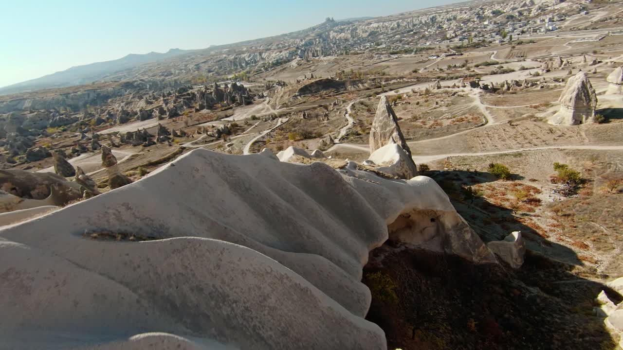 터키 의 카파도키아 의 아름다운 풍경 - 공중 fpv