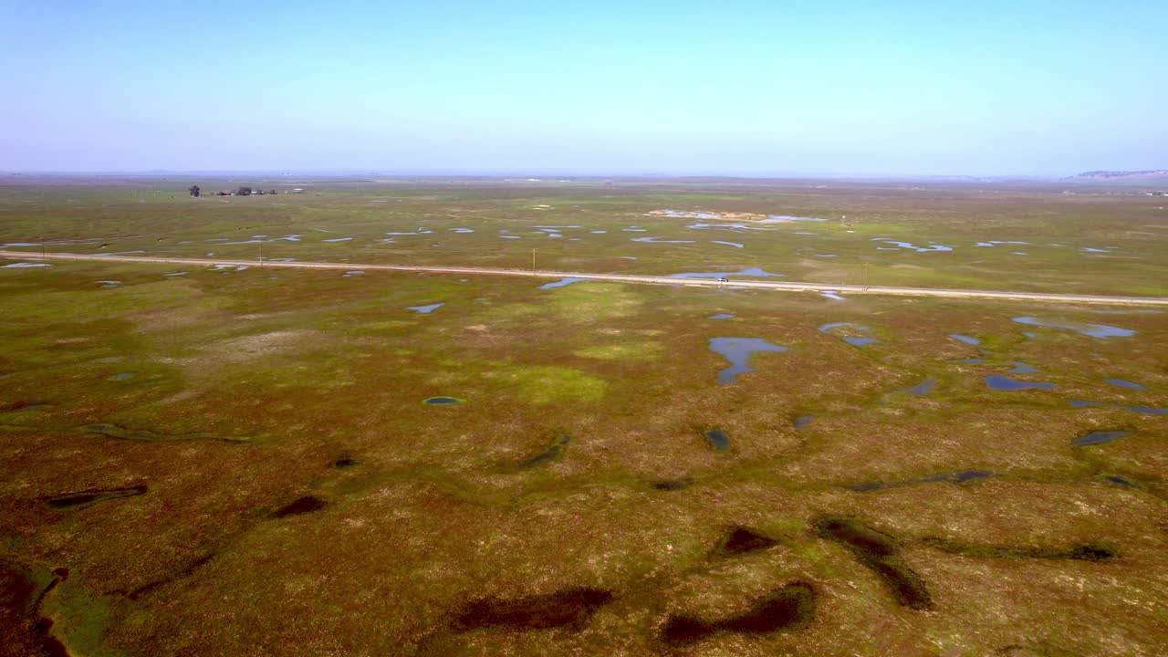 pastizales con agua alta en el centro de california