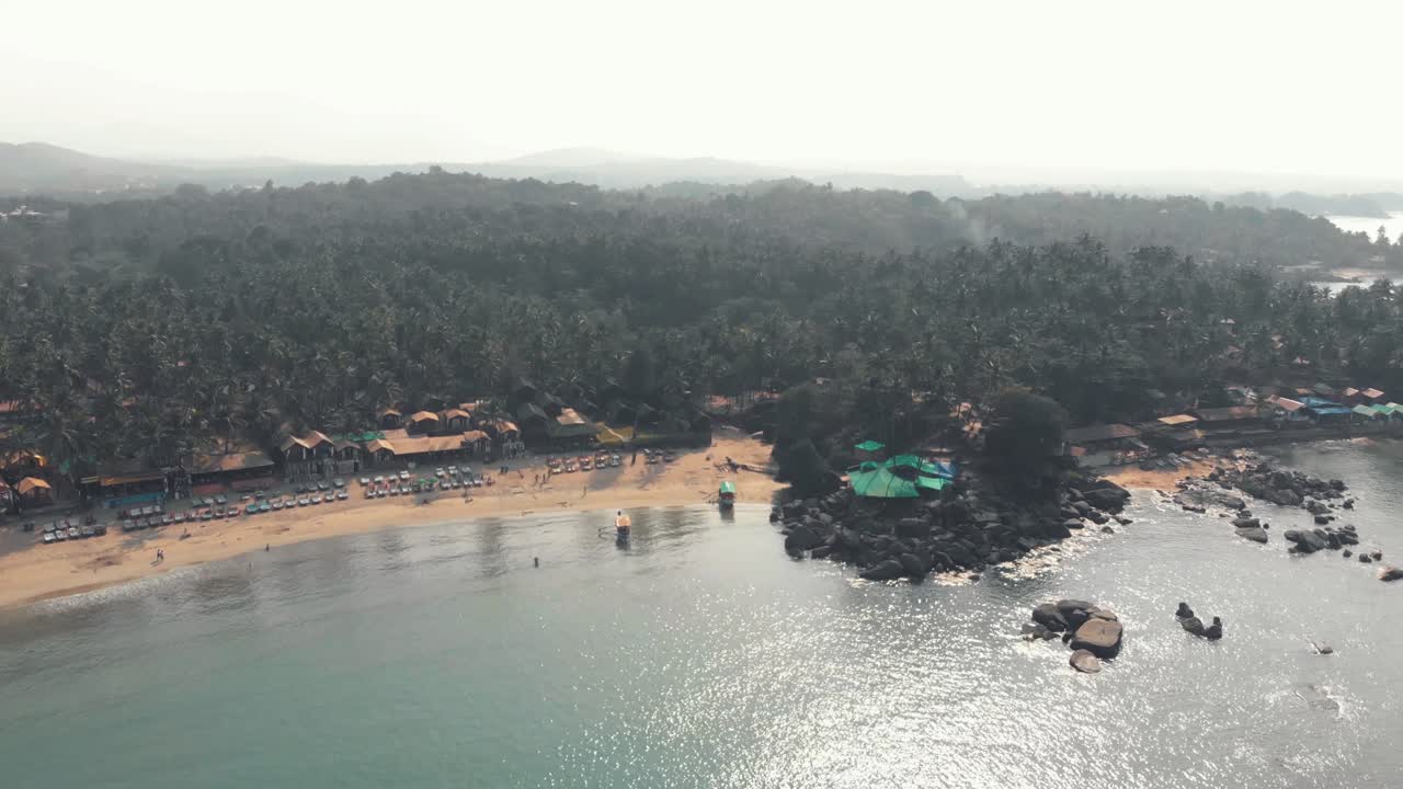 hermosa vista aérea del paisaje de la playa de palolem