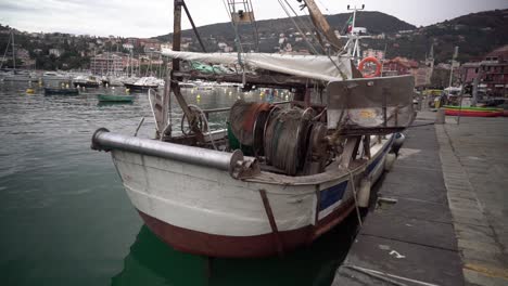 Fishing-boat-in-Lerici,-Italy