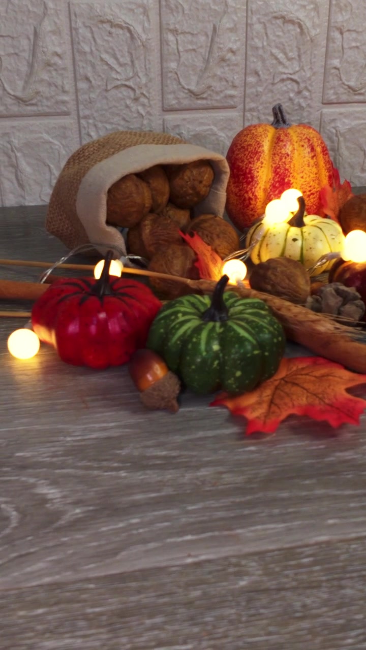 Decoración festiva de bodegón de calabazas otoñales para el Día de Acción de Gracias