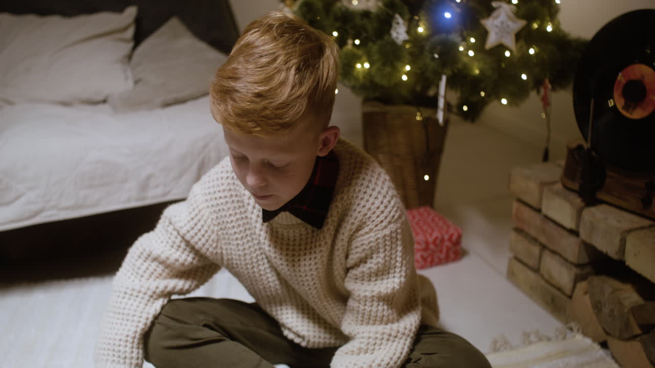 거실에서 새해 전날 축제.