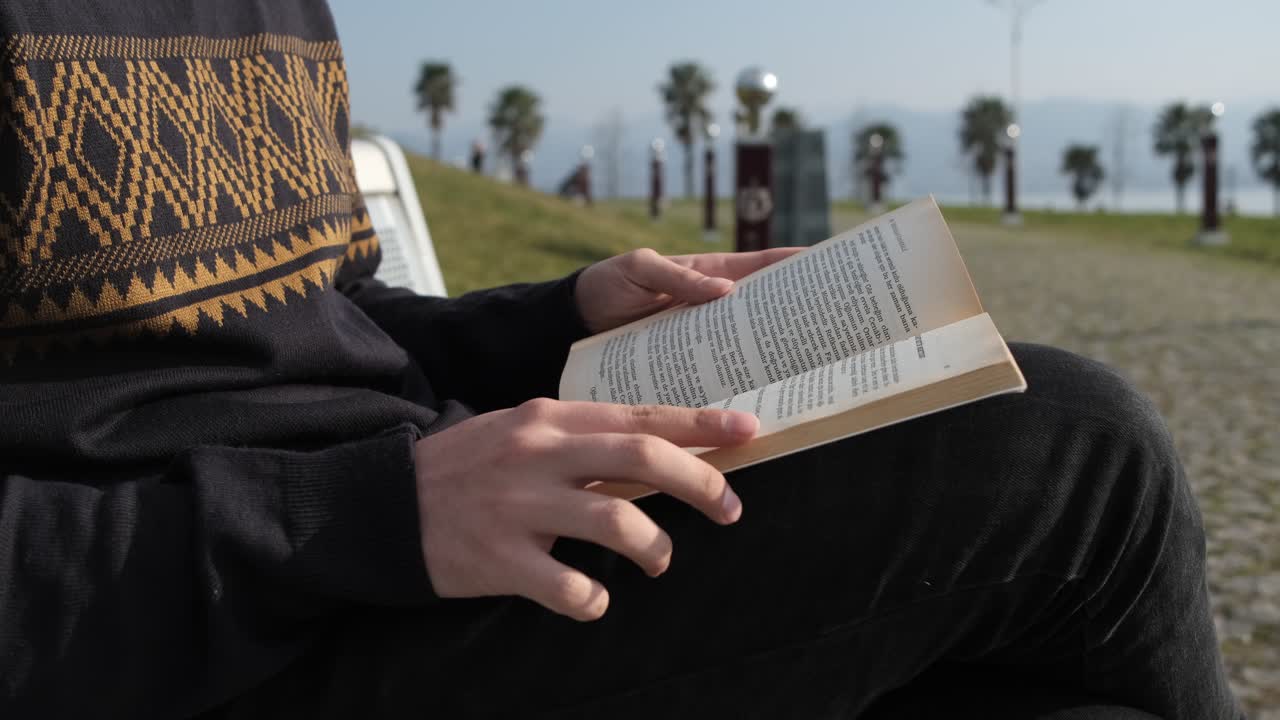 volviendo la página de la novela