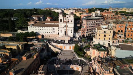 이탈리아 로마의 피아자 디 스파냐 (piazza di spagna) 위에서 드론이 촬영한 놀라운 사진.