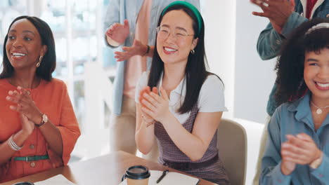 성공, 박수 또는 회의에 있는 사람들