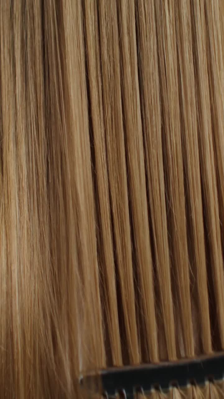 Blonde hair with comb