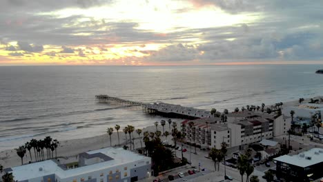 Drone-shot-over-Pacific-Beach,-San-Diego-in-California-at-sunset