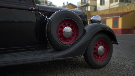 detalle de un coche antiguo de plymouth