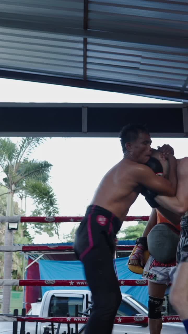 Sesi Sparring Muay Thai