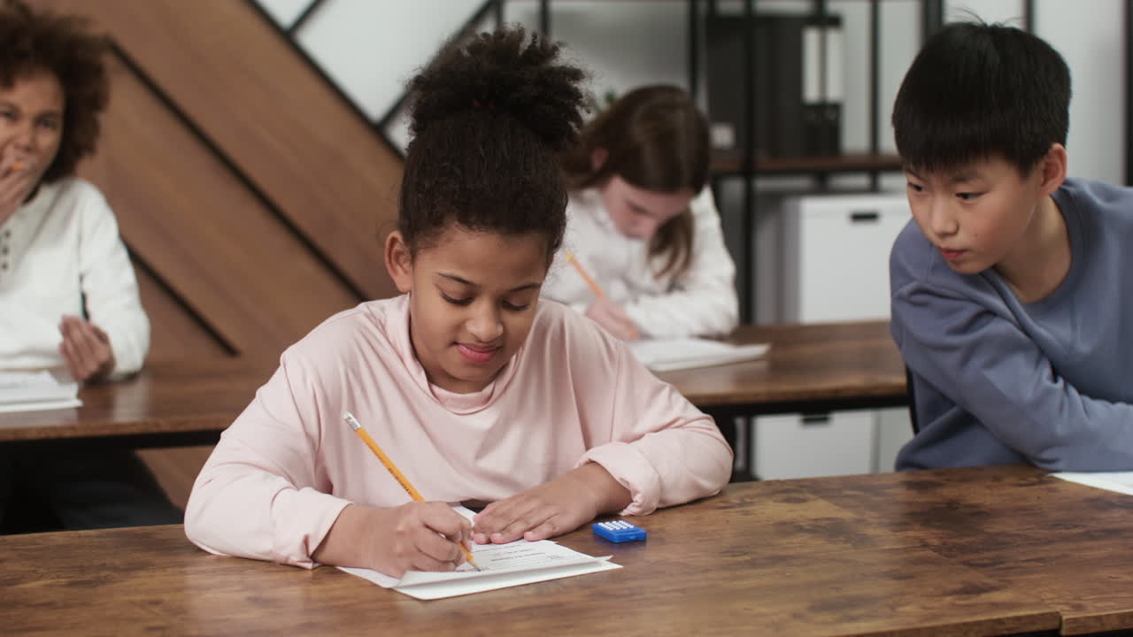 estudiantes en la escuela