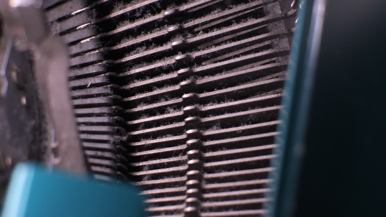 오래된 빈티지 타자기의 기계적 부분, 가까운 시각