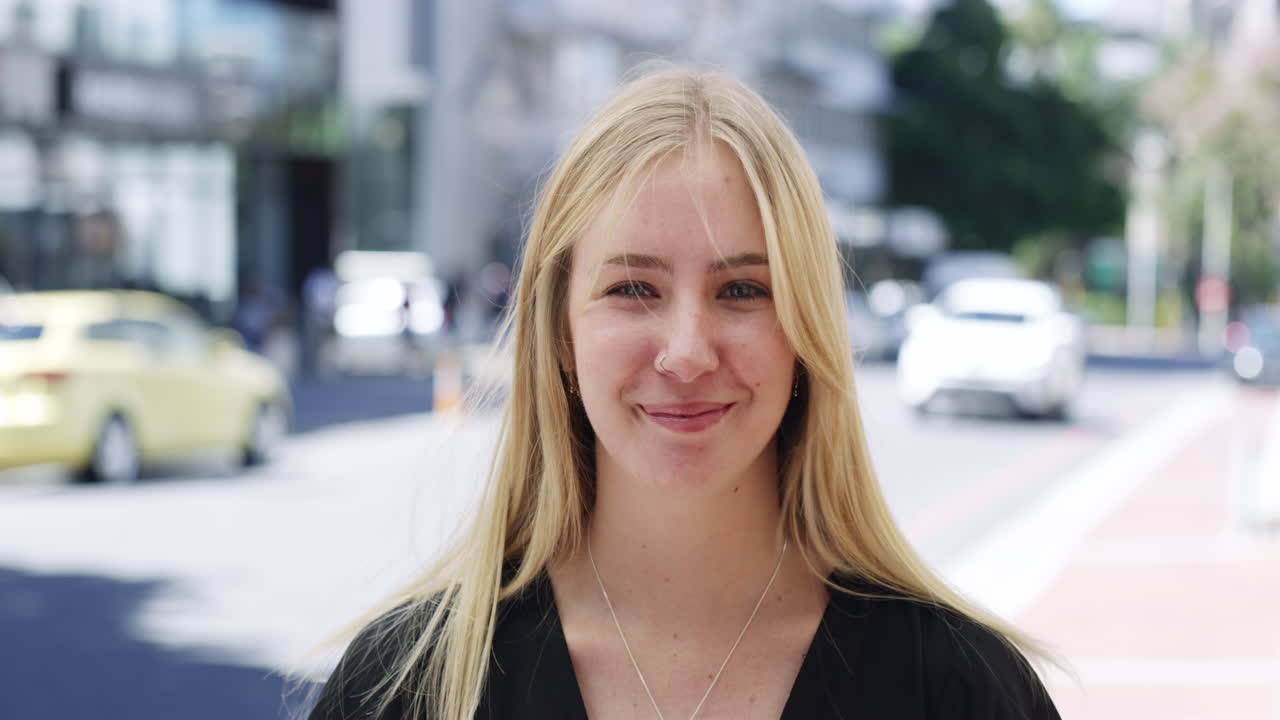 키스를  ⁇ 고 있어