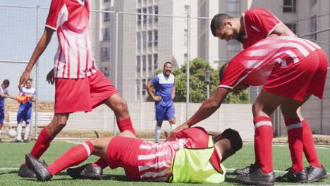 Futbolista-Celebrando-En-El-Campo